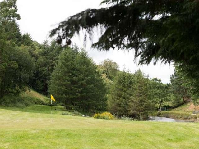 6 bed house for sale