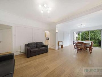 6 bed house for sale