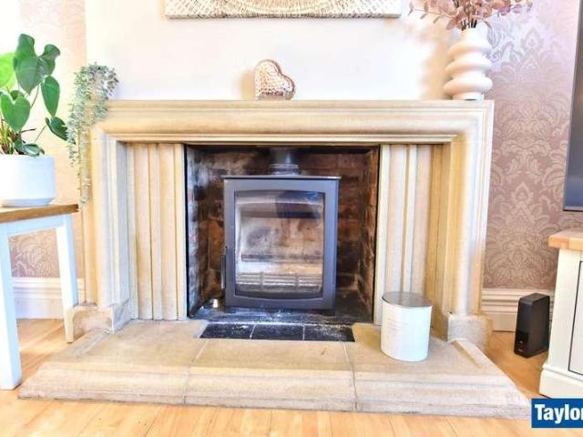 6 bed house for sale
