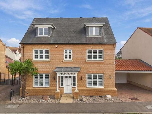 6 bed house for sale