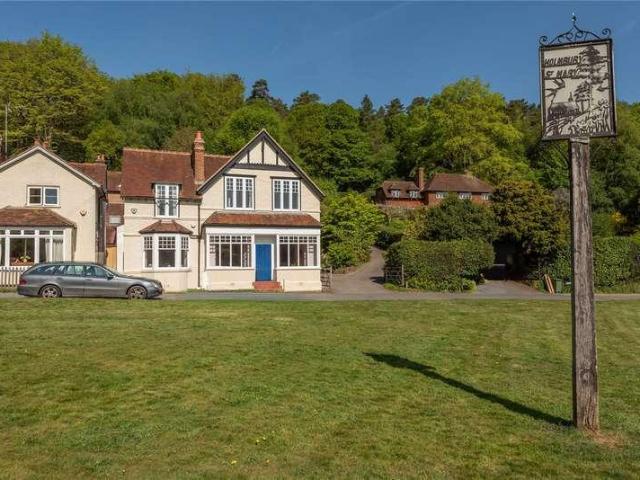 6 bed house for sale