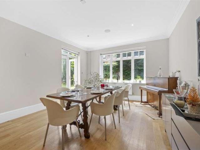 6 bed house for sale
