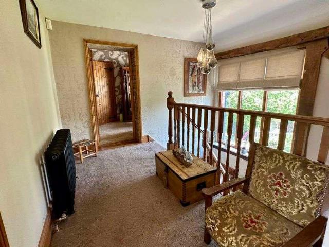 6 bed house for sale