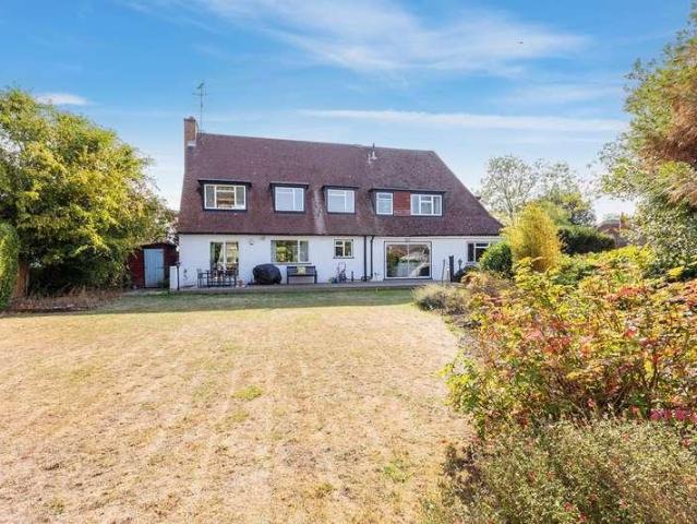 6 bed house for sale