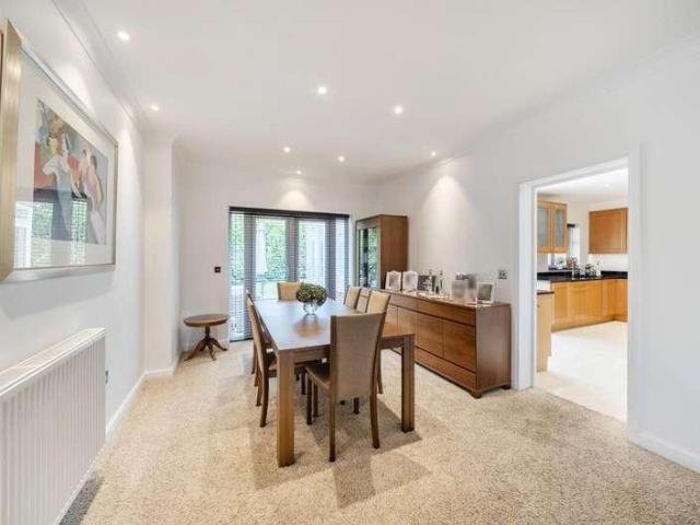 6 bed house for sale