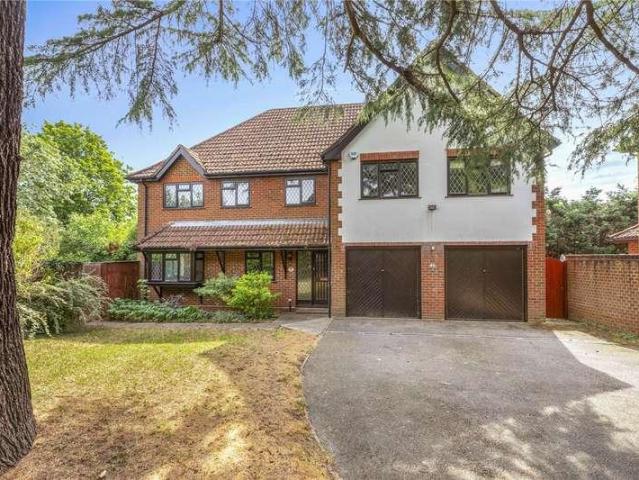6 bed house for sale
