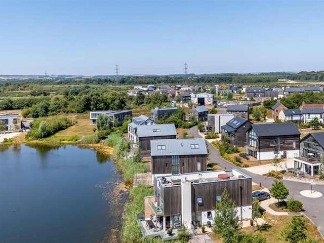 6 bed house for sale