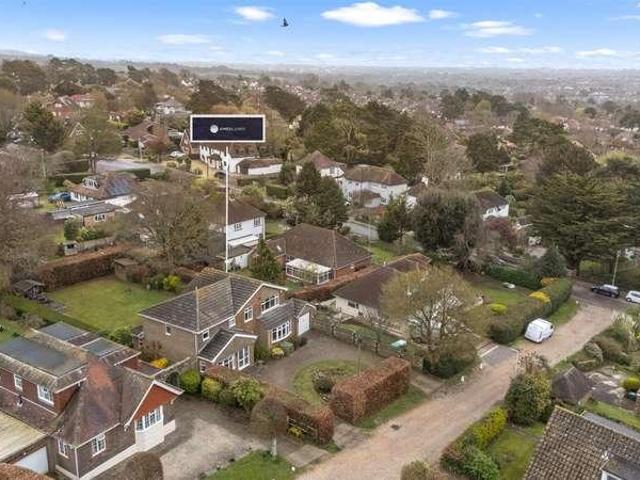 6 bed house for sale