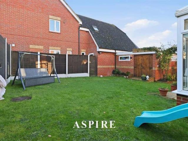 6 bed house for sale