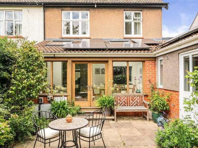 6 bed house for sale
