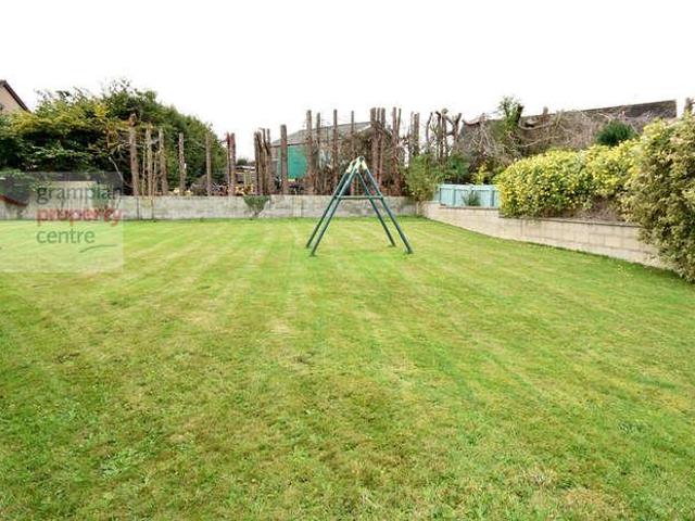 6 bed house for sale