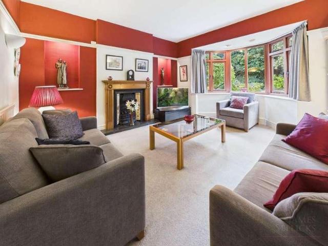 6 bed house for sale