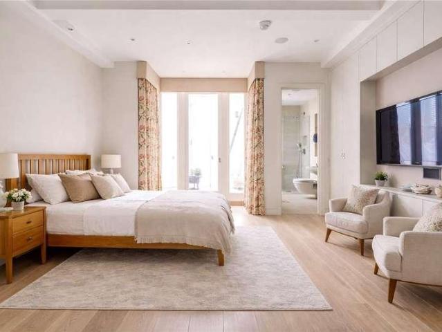 6 bed house for sale