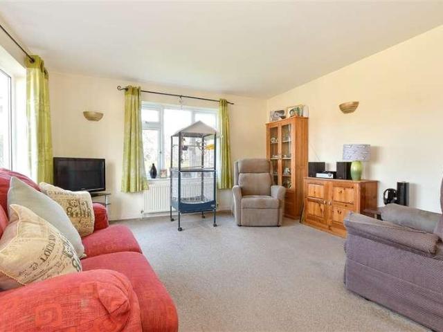 6 bed house for sale