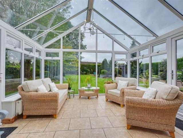 6 bed house for sale