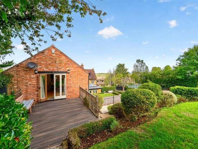 6 bed house for sale