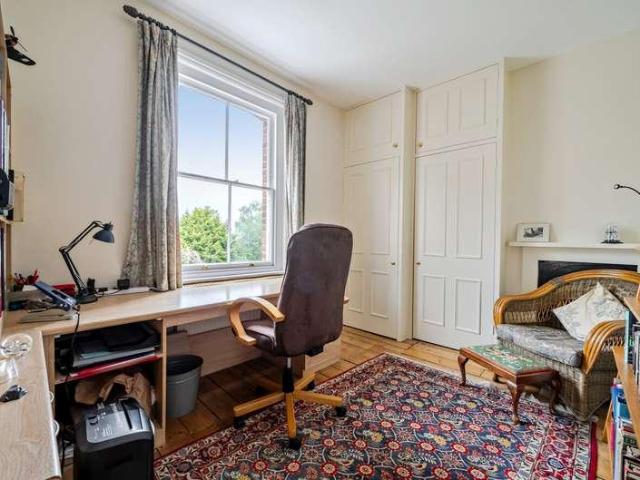 6 bed house for sale