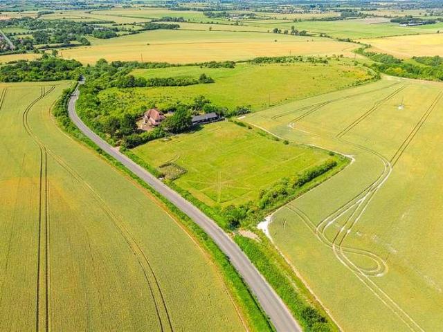 6 bed house for sale