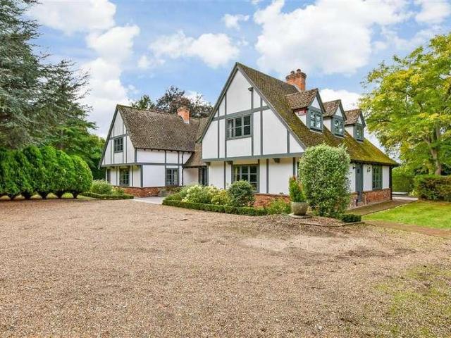 6 bed house for sale