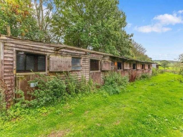 6 bed house for sale