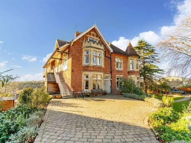 20 bed house for sale
