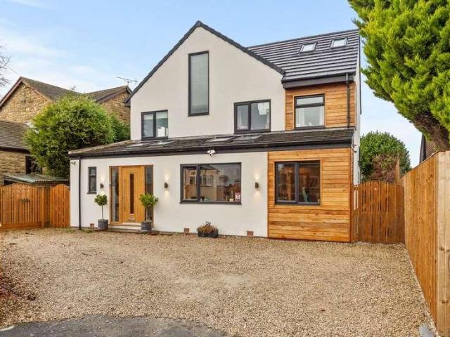 6 bed house for sale