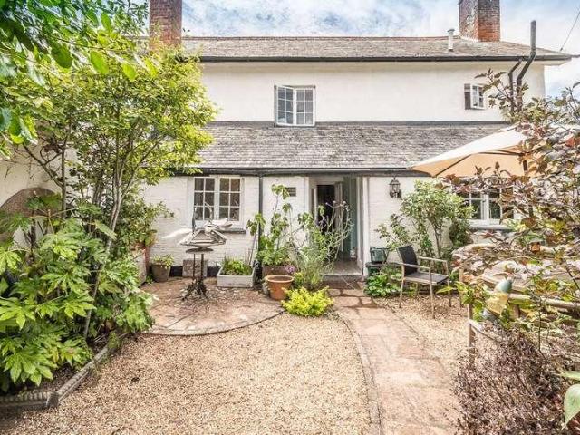 6 bed house for sale