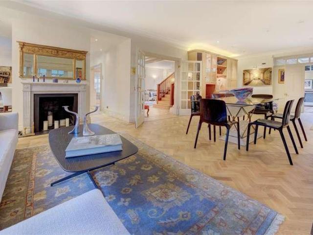 6 bed house for sale