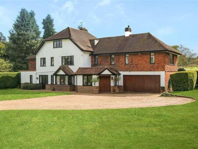 6 bed house for sale