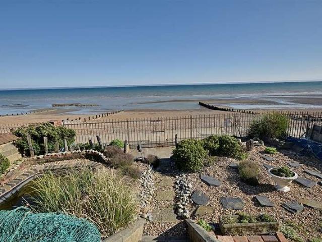 6 bed house for sale