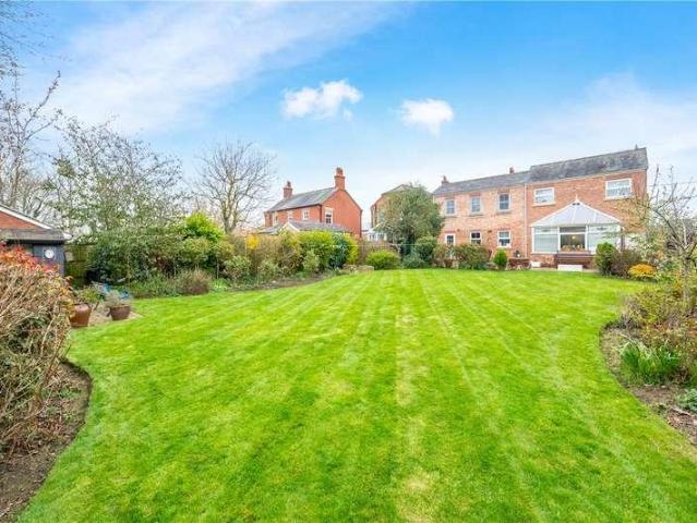 6 bed house for sale