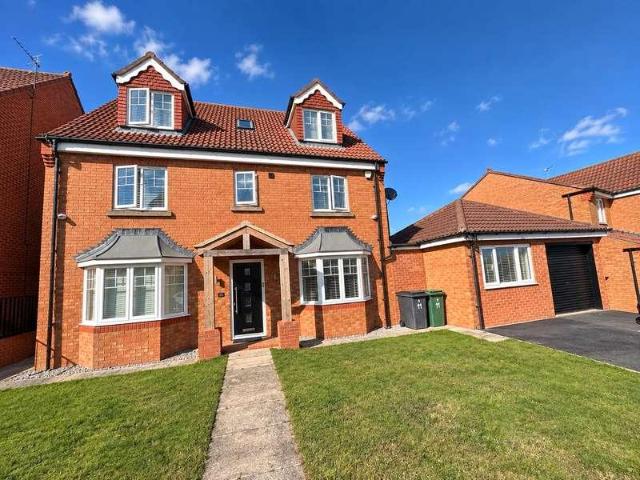 6 bed house for sale