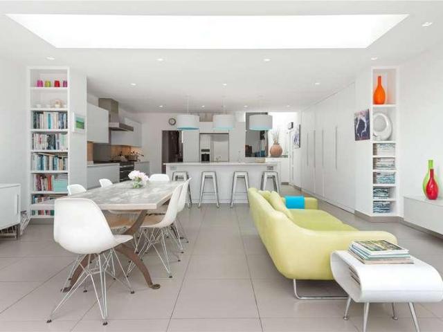 6 bed house for sale