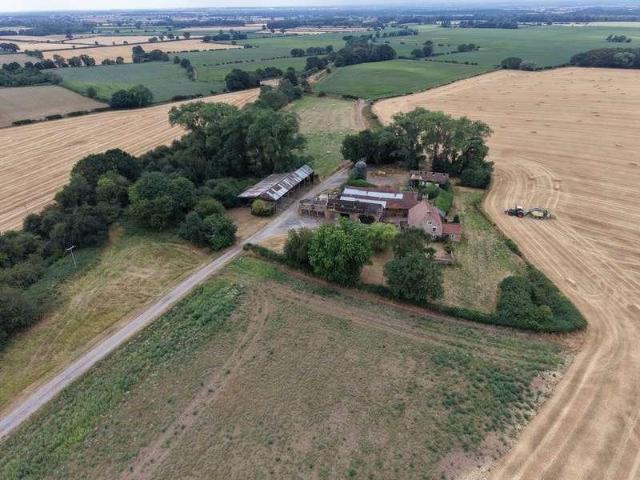 6 bed house for sale