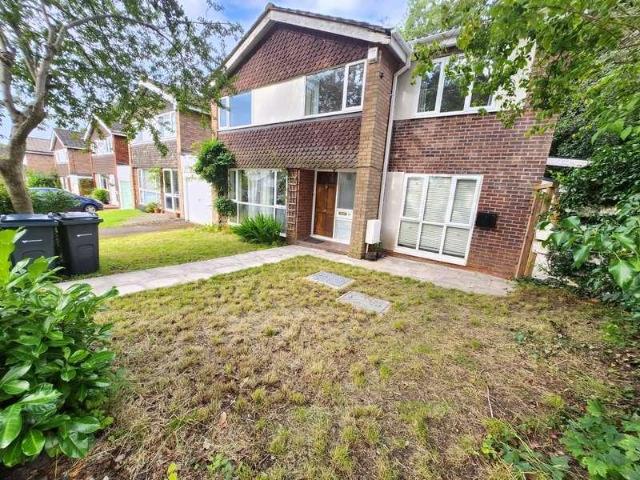 6 bed house for sale