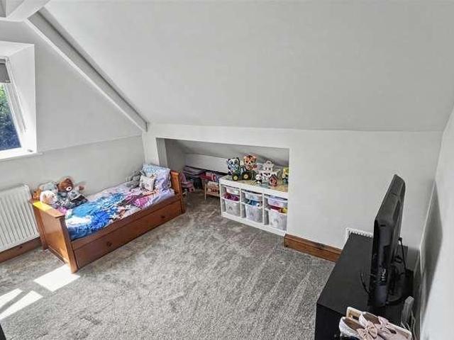 6 bed house for sale