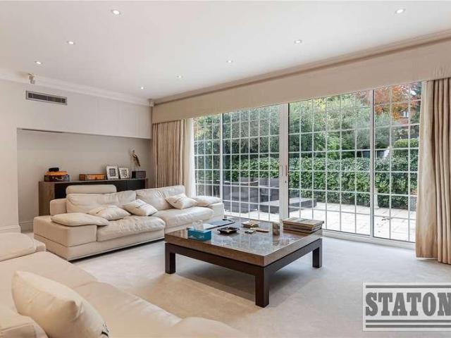 6 bed house for sale