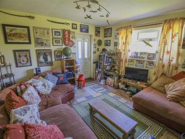 6 bed house for sale
