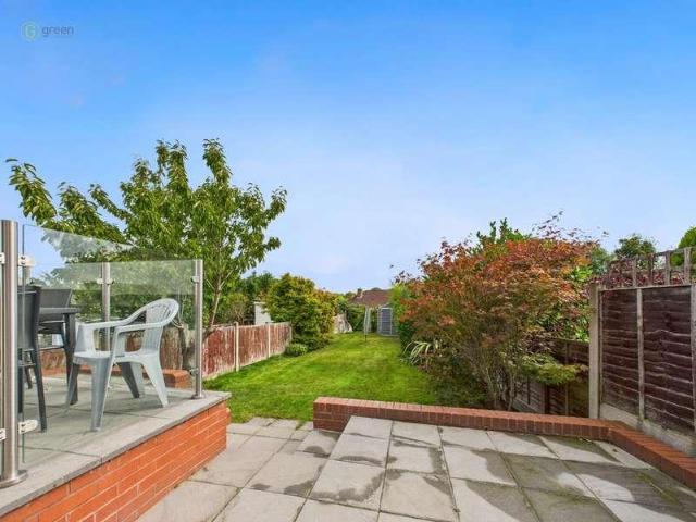 6 bed house for sale