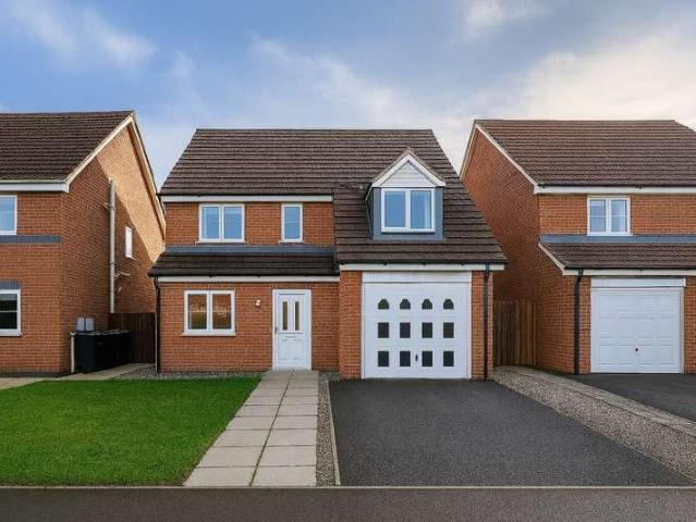 6 bed house for sale