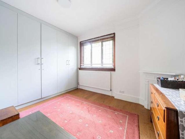 6 bed house for sale
