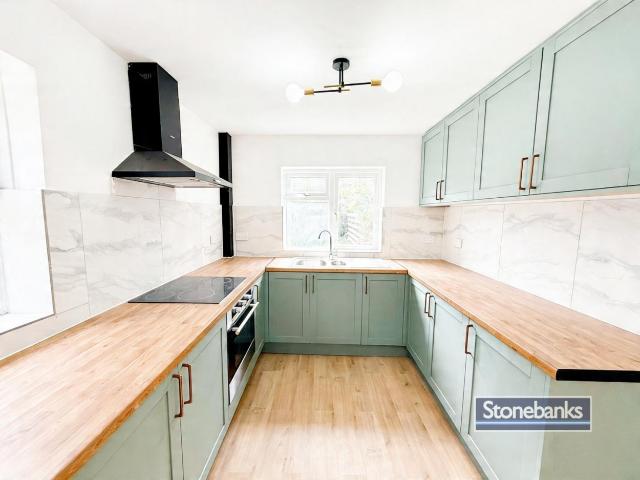 6 bed House Semi Detached for Rent