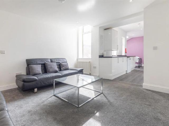 6 bed maisonette to rent in Tavistock Road, Jesmond, NE2