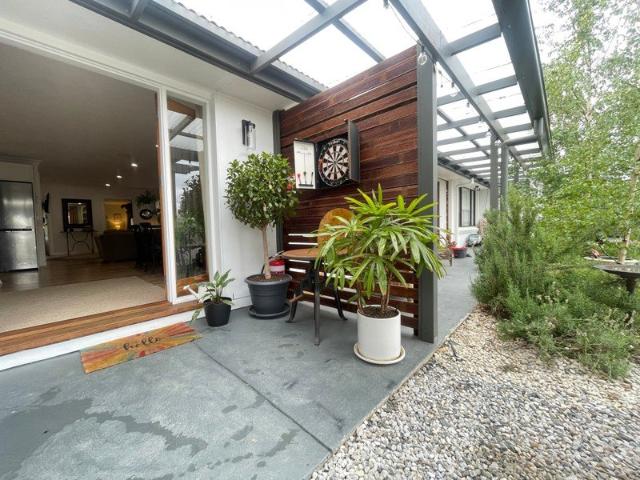 Unique 6 Bed Home with off grid system, approved subdivision & 2 Airbnbs