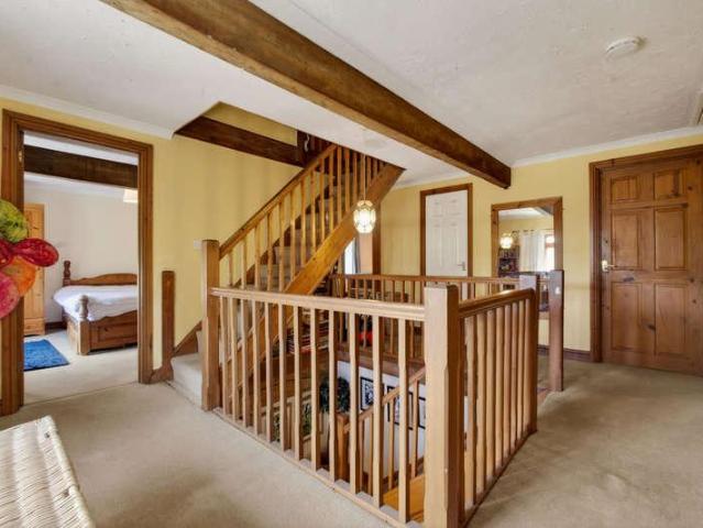 6 bed house for sale