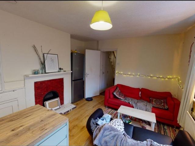 6 Bed Semi Detached House, Clayton Road, SE15