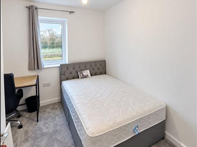 6 Bed Semi Detached House, Golledge Crescent, BS34