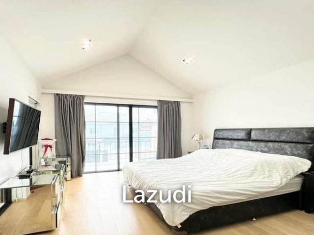 6 bedroom 7 bathroom detached home on Krungthonburi 4