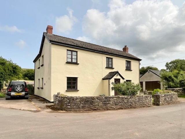 6 bedroom detached house for sale