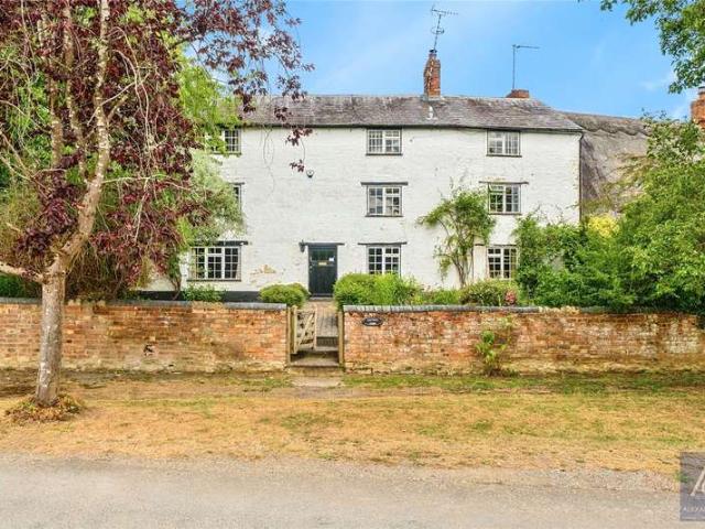 6 Bedroom Cottage House
